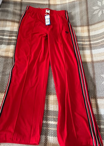 Adidas Kirmizi Esofman Alti Rahat Ve Sik