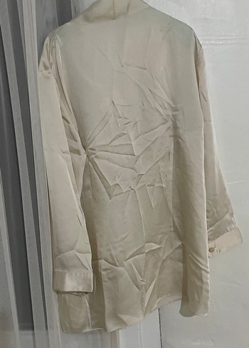 Bej V Yakalı Düğmeli Kadın Gömlek - Görsel 3