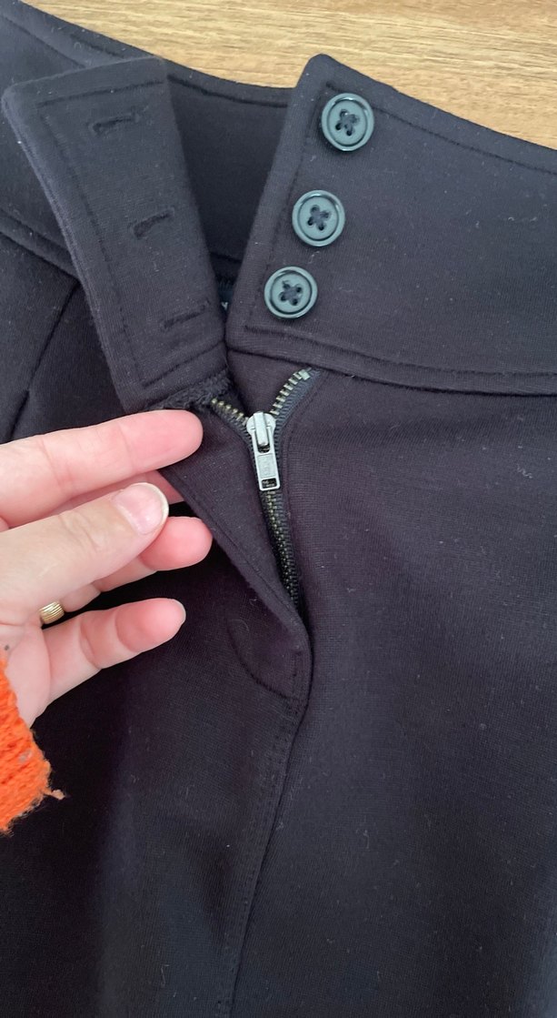 Siyah Pilili Midi Kadın Etek yandan cep detaylı - Görsel 3