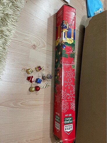 90 cm yılbaşı agacı 9 adet süsü ile birlikte