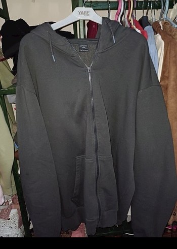 Gri Kapüşonlu Fermuarlı Rahat Sweatshirt 1kez kullanildi - Görsel 2