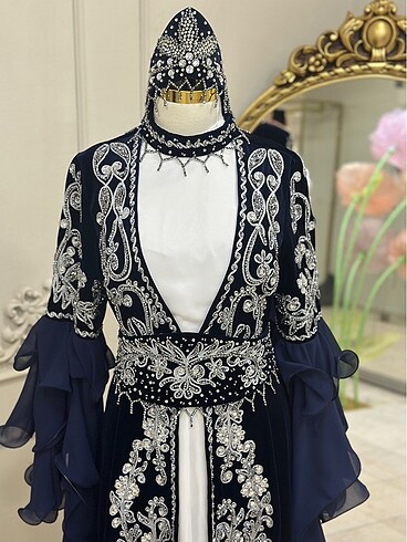 Harikaa kasnak işlemeli kaftan