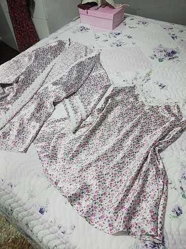 Silk & Cashmere Saten gecelik.. ikili takım çok şık ..S/M... uyumlu