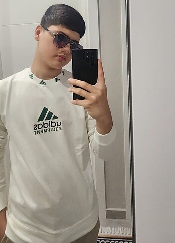 Adidas sweatshirt 