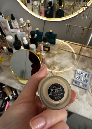 MAC Studio Radiance Serum-Powered Fondöten Nc30 - Görsel 2