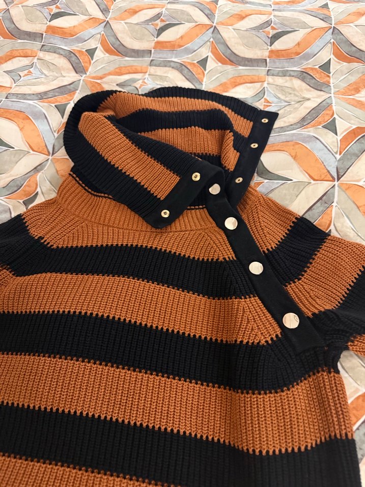 Çizgili Kapüşonlu Kahverengi Siyah Triko Kazak - Görsel 3