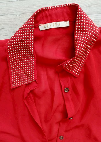 Düğmeli Kırmızı Kolsuz Kadın Gömlek - Görsel 2