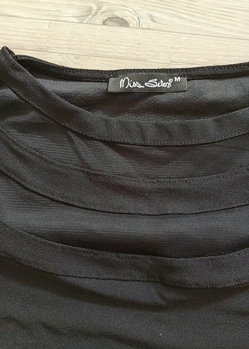 Yüksek Yakalı Siyah Kolsuz Crop Top - Görsel 2