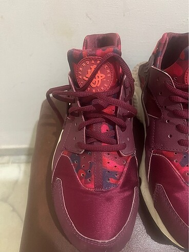 39 Beden bordo Renk Aşınma yok