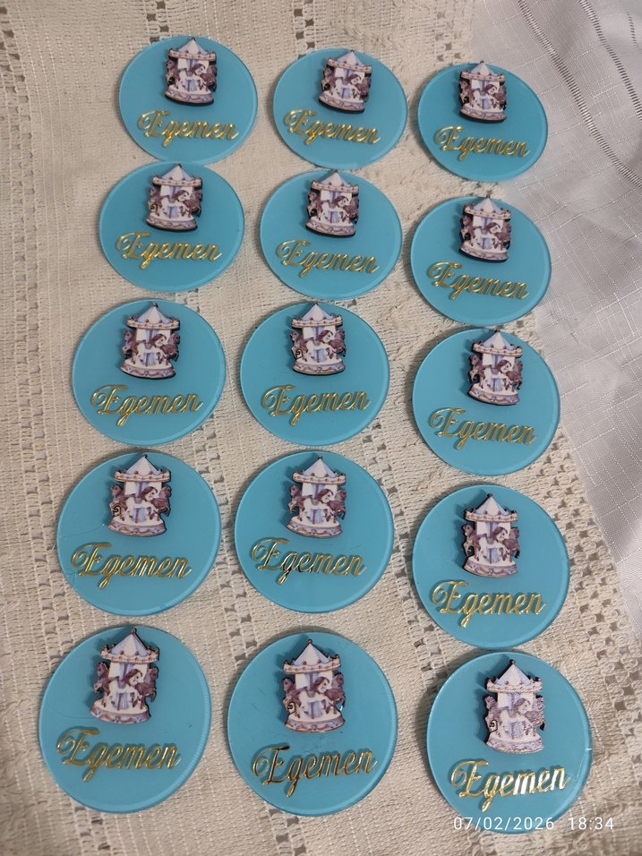 30 adet bu renk bu figür 
atlı karınca figürlü hediyelik magnet - Görsel 5