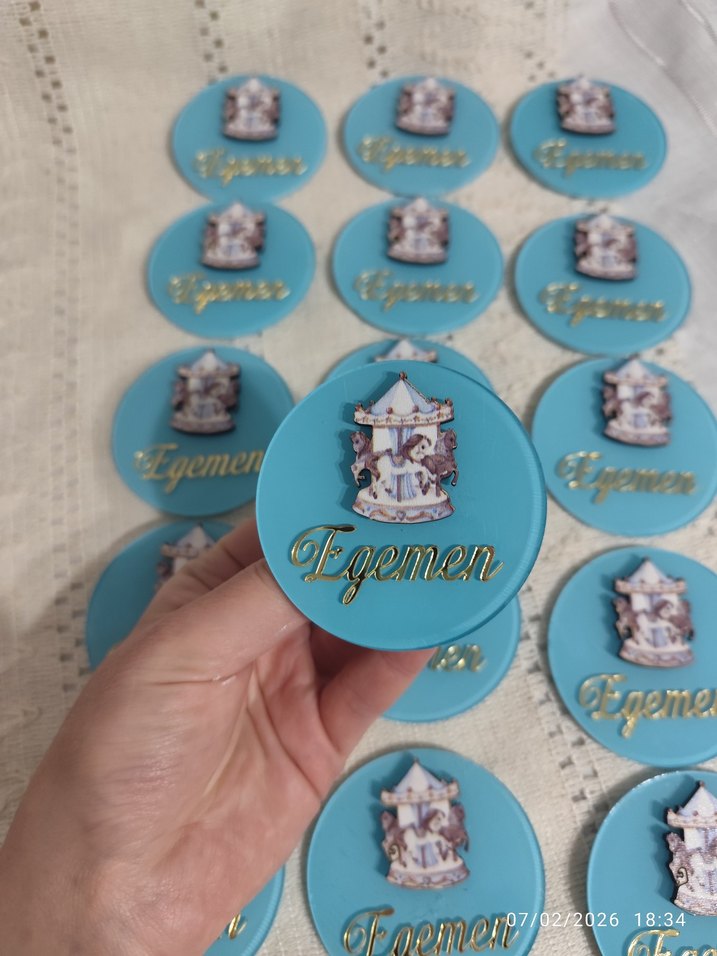 30 adet bu renk bu figür 
atlı karınca figürlü hediyelik magnet - Görsel 4