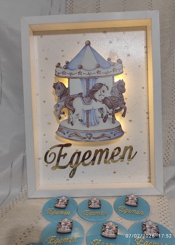 Beyaz Çerçeveli Atlı Karınca Temalı Çerçeve - Görsel 2