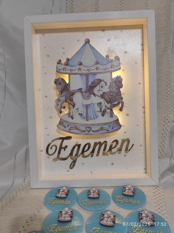 Beyaz Çerçeveli Atlı Karınca Temalı Çerçeve - Görsel 2