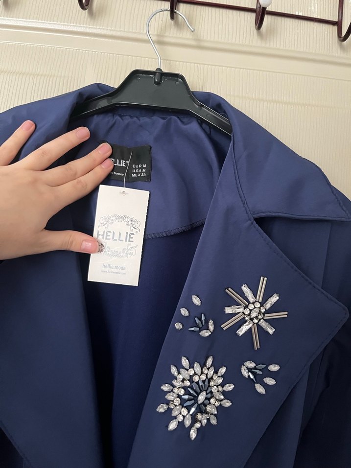 Nakış Detaylı Lacivert Kadın Trençkot - Görsel 2