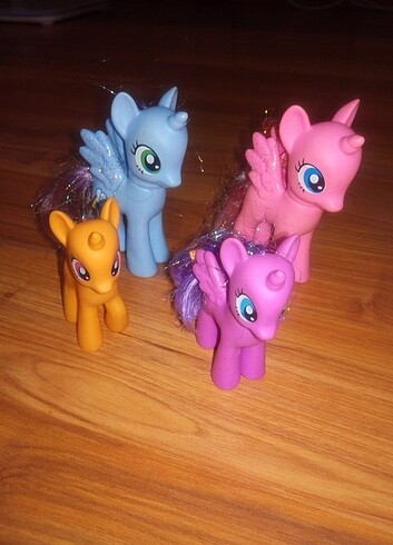 4 adet My little pony oyuncak figür 