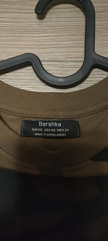 Bershka haki crop top - Görsel 2