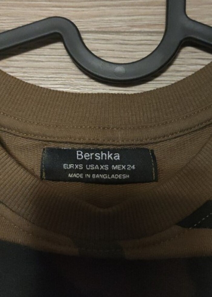Bershka haki crop top - Görsel 2