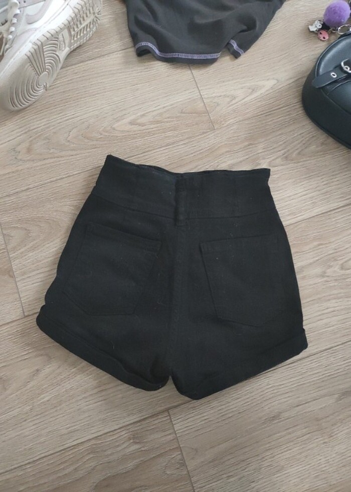 Bershka siyah mini şort  - Görsel 3