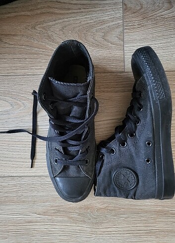36,5 Beden Siyah converse