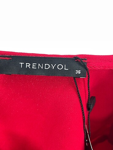 36 Beden kırmızı Renk Trendyol & Milla Kısa Elbise %70 İndirimli.