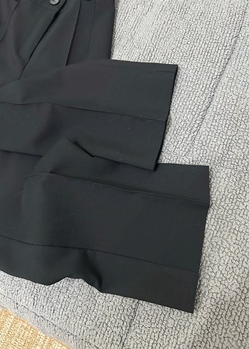 Kadın Siyah Pilili Kumaş Pantolon Dilvin - Görsel 3