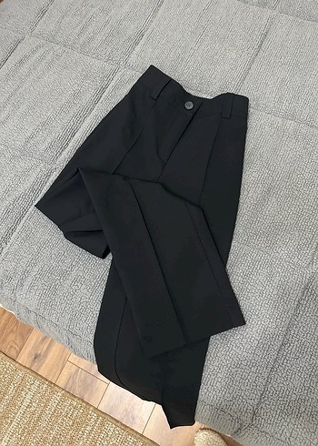 Kadın Siyah Pilili Kumaş Pantolon Dilvin - Görsel 4