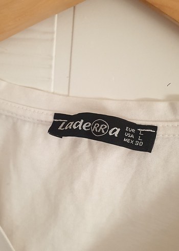 Kadın Beyaz V Yaka Baskılı Pamuklu Tişört - Görsel 2