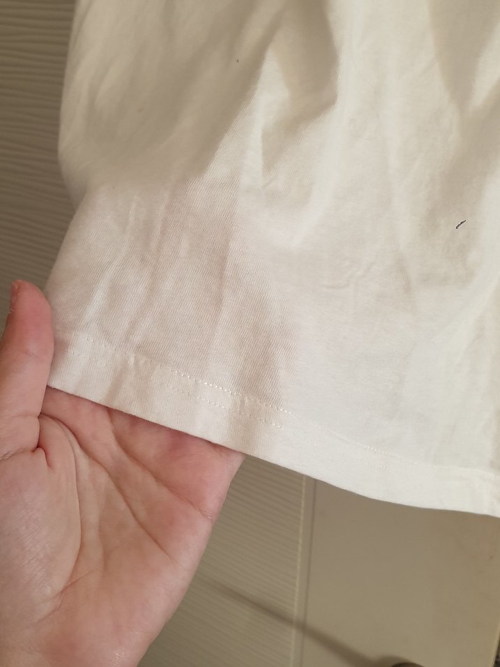 Kadın Beyaz V Yaka Baskılı Pamuklu Tişört - Görsel 3