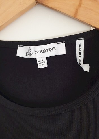 taş Detaylı Siyah Kısa Crop Top - Görsel 2