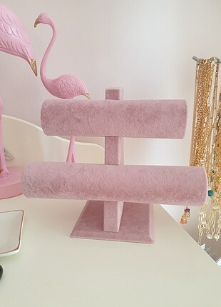 Pembe bileklik standı