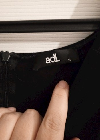 Siyah V Yakalı Midi Kadın Elbise - Görsel 4