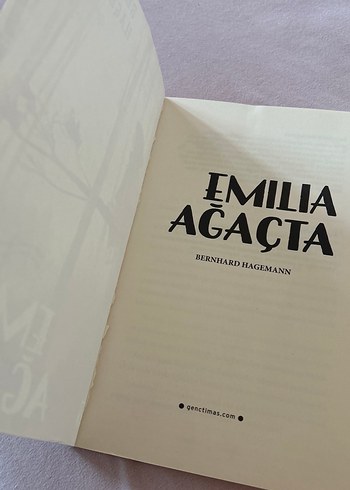 Emilia Ağaçta - Görsel 3