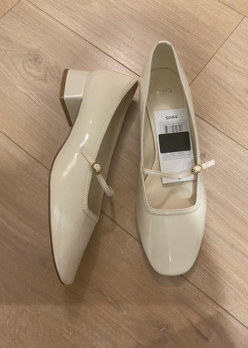 Beyaz Tokalı Kadın Topuklu ayakkabı - Görsel 2