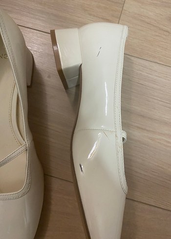 Beyaz Tokalı Kadın Topuklu ayakkabı - Görsel 4