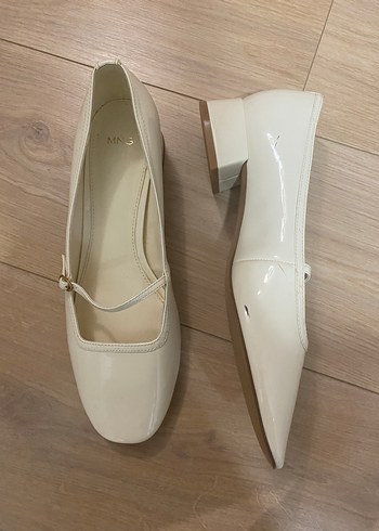 Beyaz Tokalı Kadın Topuklu ayakkabı - Görsel 3