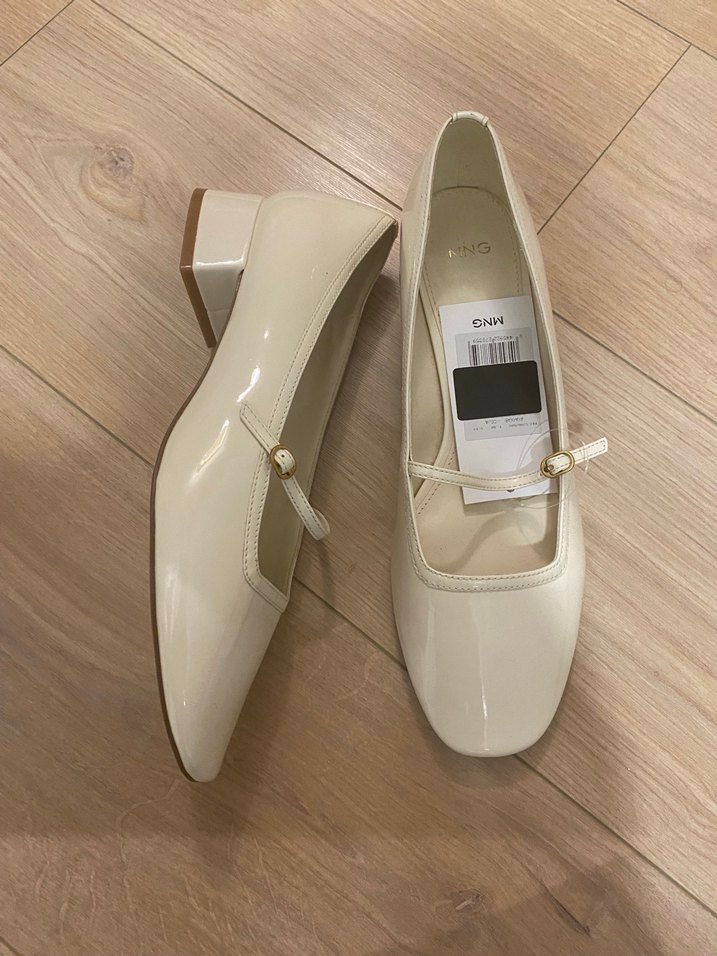 Beyaz Tokalı Kadın Topuklu ayakkabı - Görsel 2