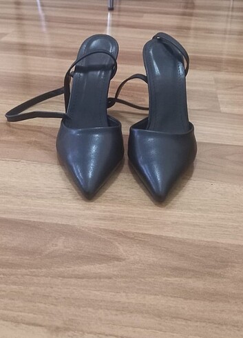 36,5 Beden Siyah topuklu ayakkabı 