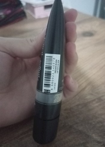  Beden Renk New Well Doğal Bitişli Kapatıcı Fondöten 01