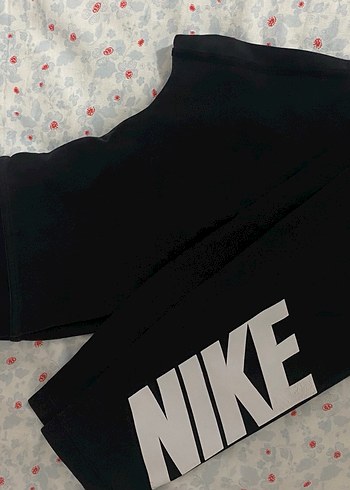 Nike Siyah Baskılı Kadın Tayt Velcro Detaylı - Görsel 4