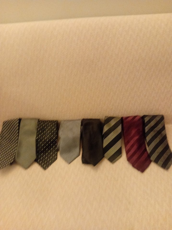 Erkek Koyu Renkli Çizgili Kravat Seti toplam 8 adet fiyatıdır - Görsel 5