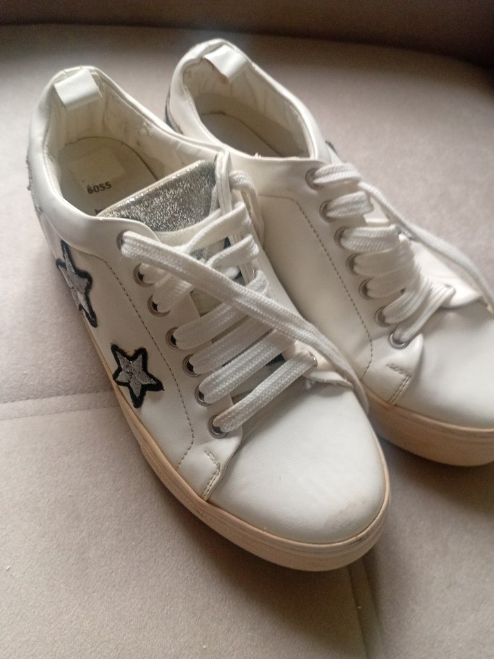 Gri Yıldız Detaylı Beyaz Kadın Spor Ayakkabı - Görsel 4