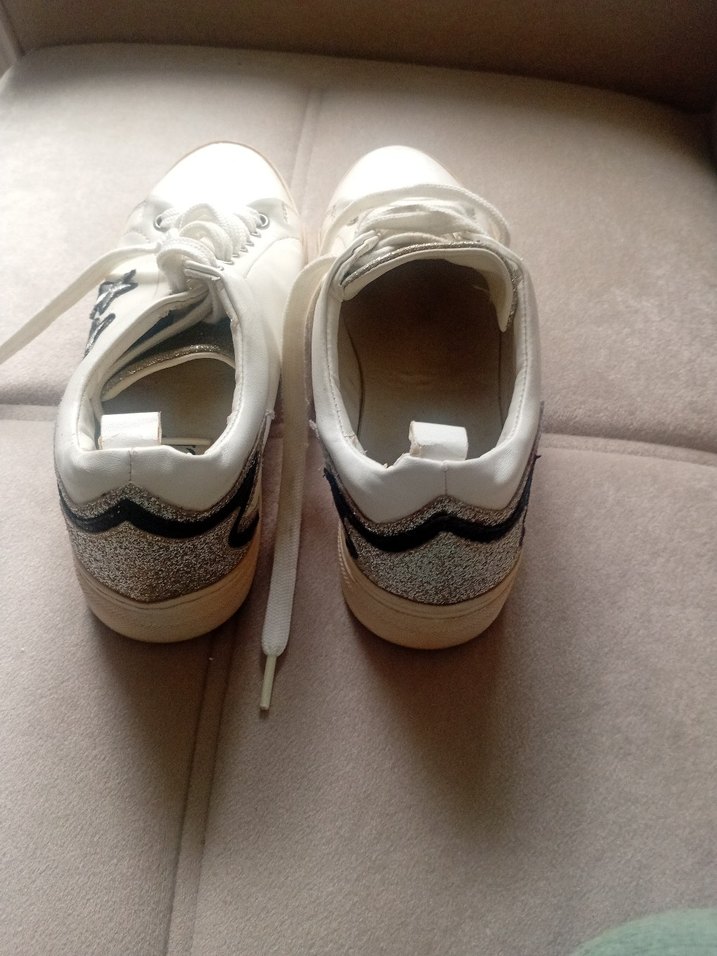 Gri Yıldız Detaylı Beyaz Kadın Spor Ayakkabı - Görsel 5