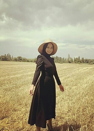Özel tasarım siyah elbise