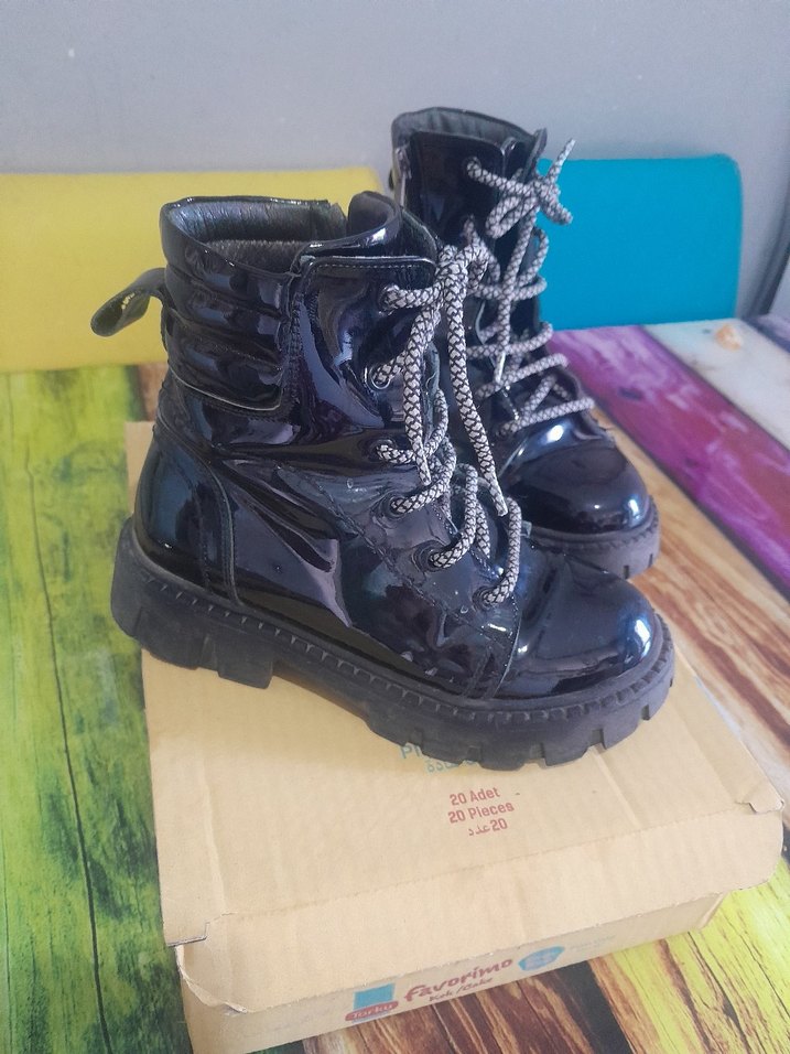 Kızlar için siyah rugan Bot - Görsel 2