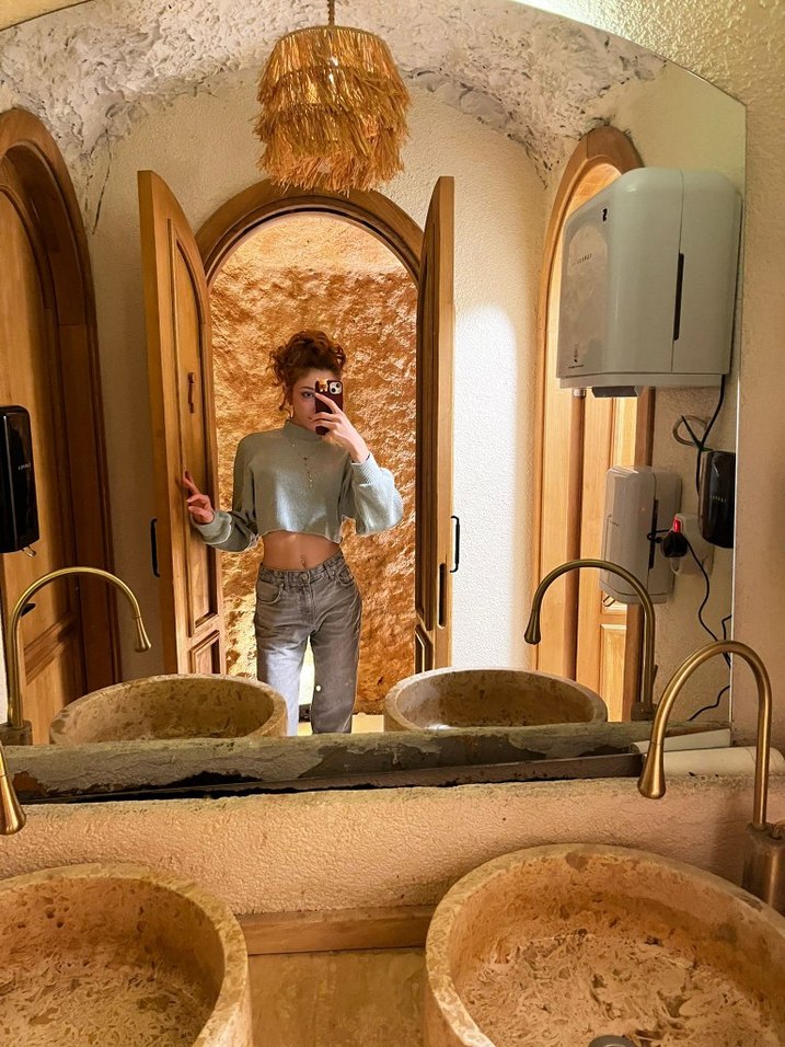 Gri Yüksek Yakalı Kadın Triko Kazak - Görsel 2