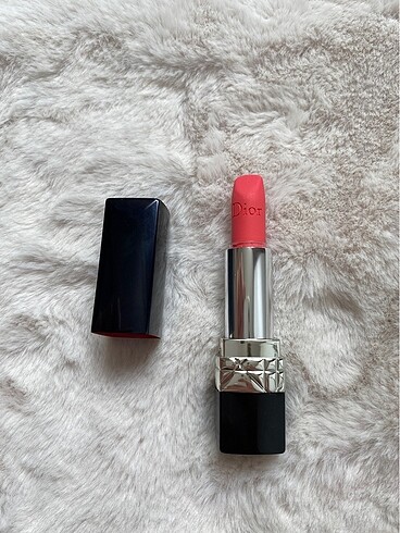 Dior 576 mat ruj