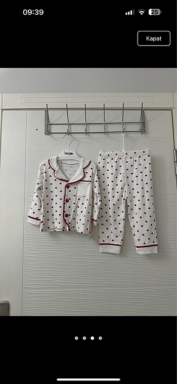 0-3 Ay Beden Kız bebek kalpli pijama takım