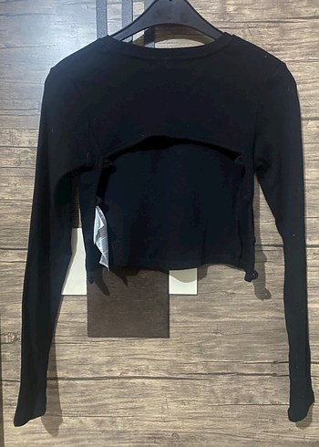 Sırt dekolteli siyah bluz - Görsel 2