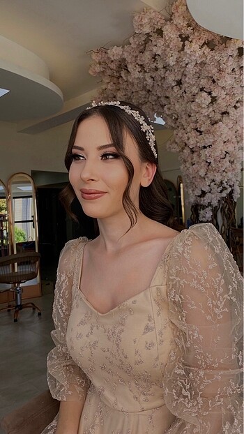 Nişan elbisesi