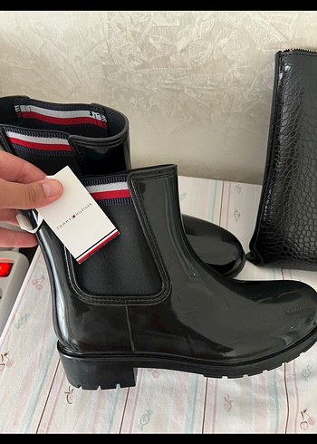 Tommy Hilfiger Parlak Siyah Kadın çizme bot - Görsel 2